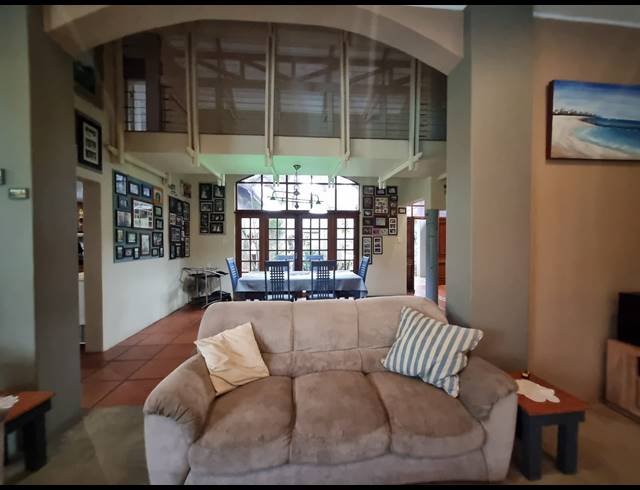 6 BEDROOM HOUSE FOR SALE IN MEER EN SEE